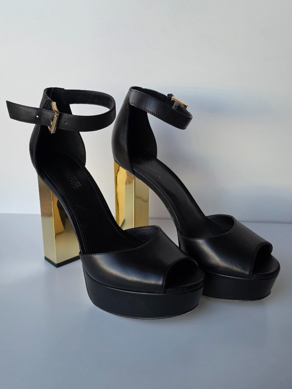 Michael Kors Petra Platform leather Black & Gold Sandal - Picture 10 of 11